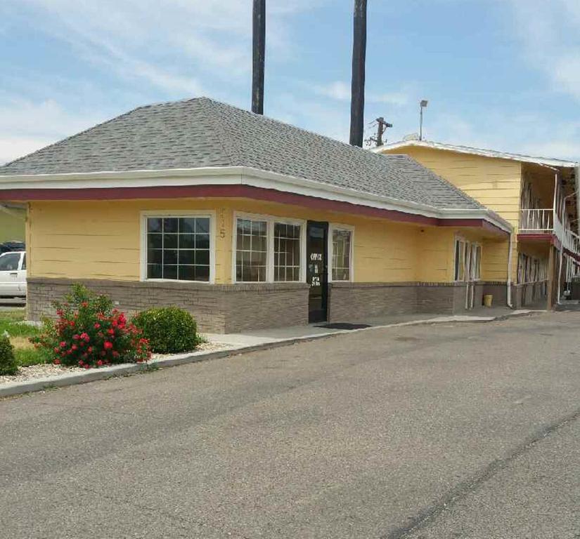Super 8 By Wyndham Ontario Motel Eksteriør bilde